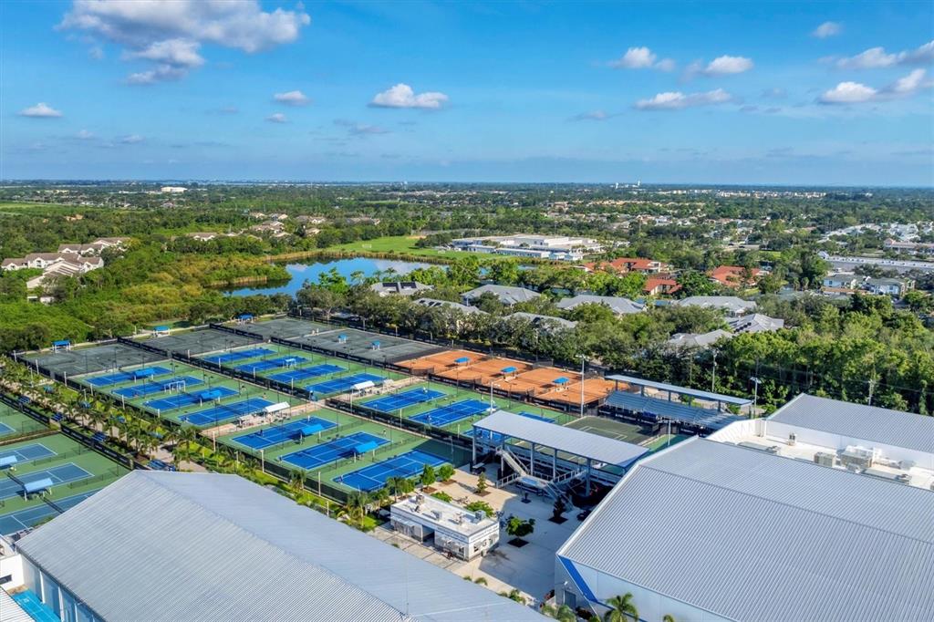 5425 46th Court West Bradenton, FL 34210 - Photo 33 of 39 an aerial view of residential houses with outdoor space and river