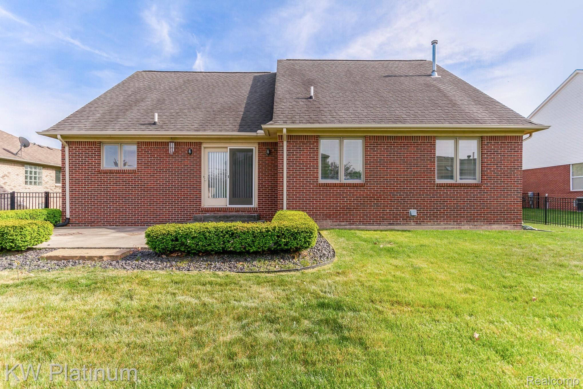 22501 Brantingham Road Macomb, MI 48044 - Photo 28 of 30 22501 Brantingham Rd_49.jpg