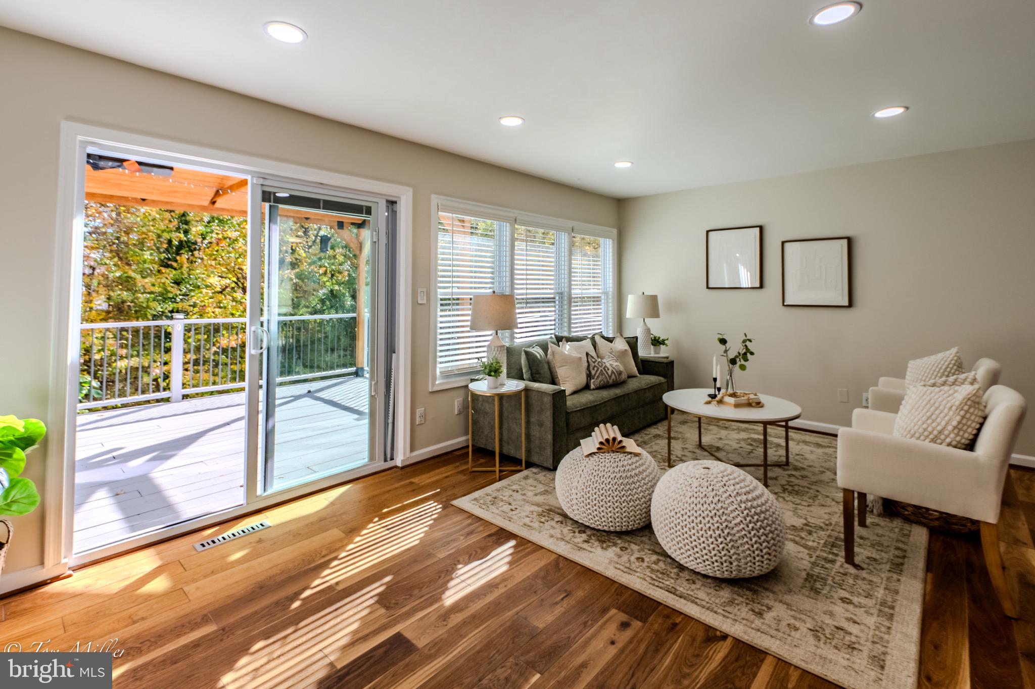 9544 Gunhill Circle Nottingham, MD 21236 - Photo 16 of 56 a living room with furniture and a window