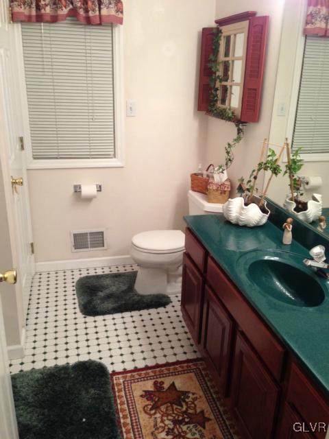 2954 Oakland Road Bethlehem, PA 18017 - Photo 19 of 27 Gallery Image 19