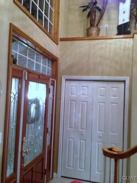 2954 Oakland Road Bethlehem, PA 18017 - Photo 3 of 27 Gallery Image 3