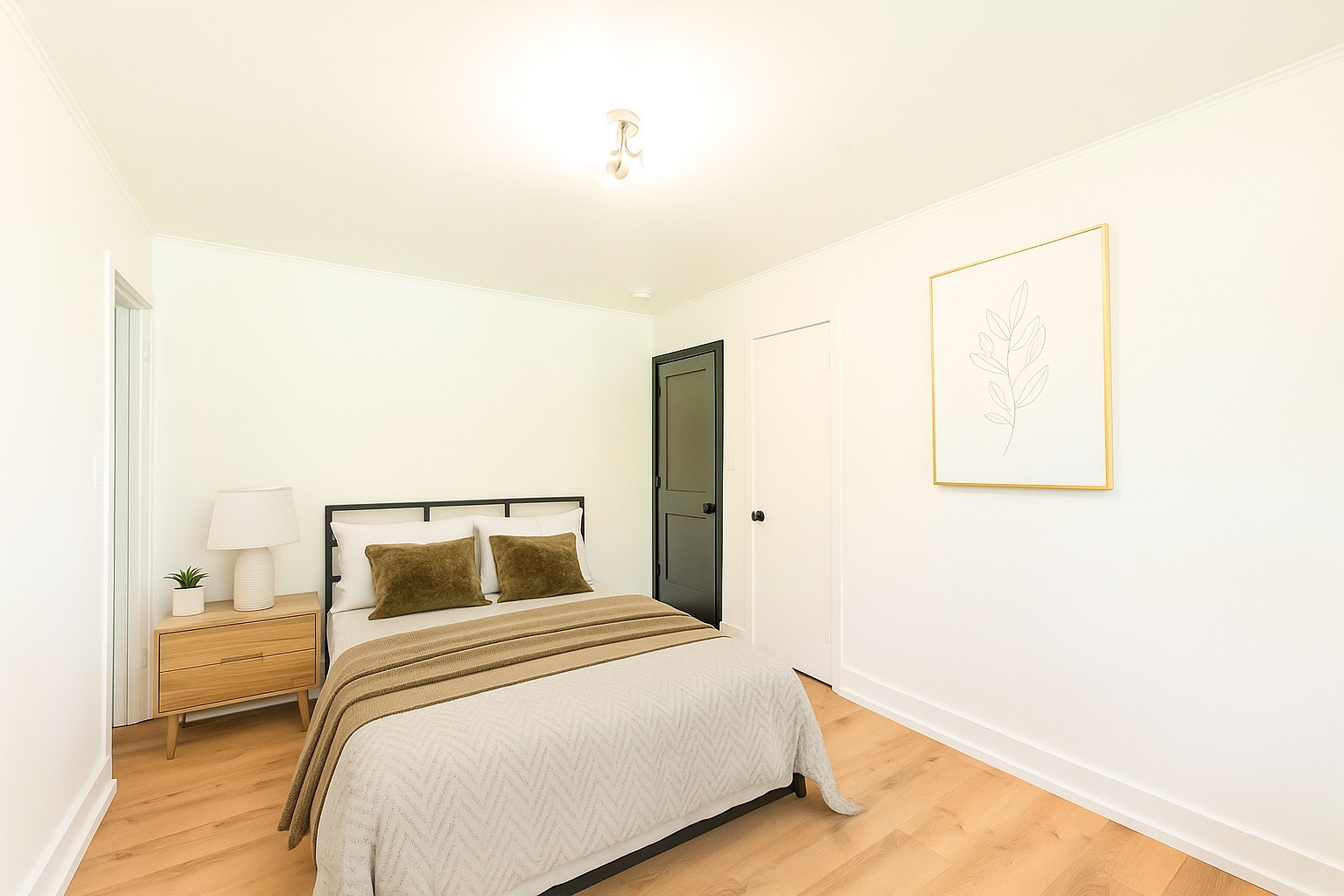 2N281 Bloomingdale Road Glendale Heights, IL 60139 - Photo 14 of 22 a bedroom with a bed and a painting on the wall