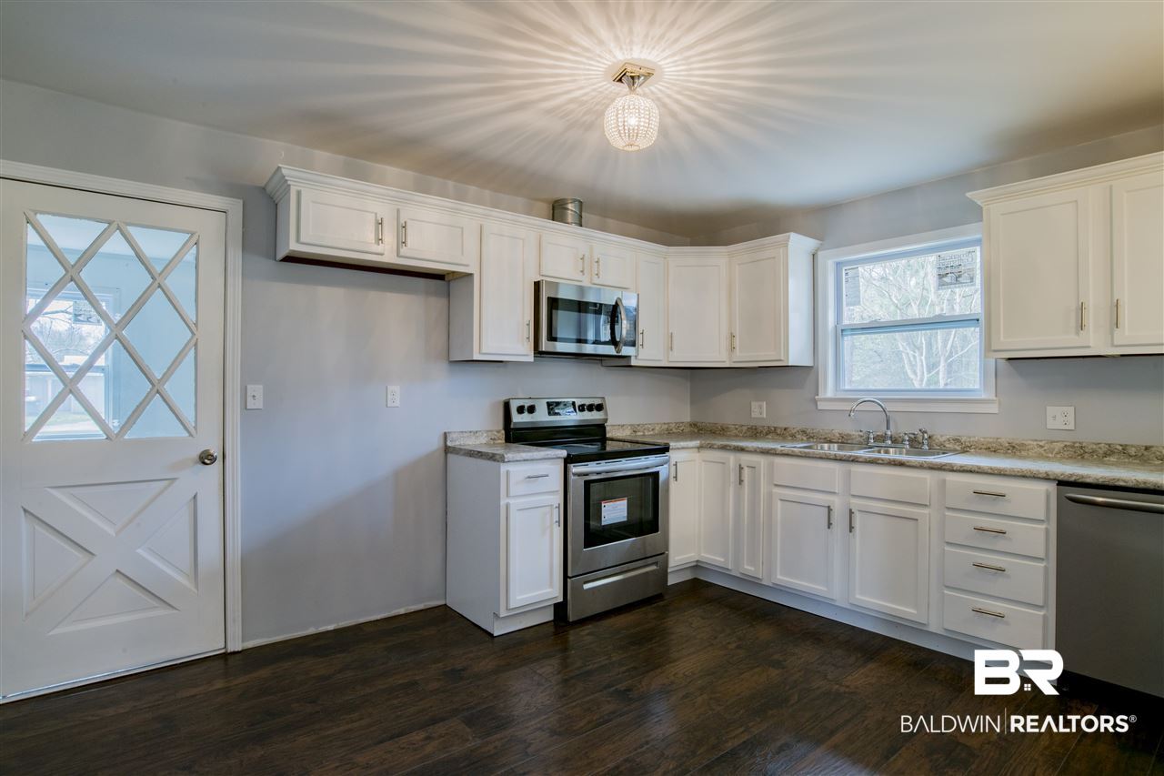 510 South Juniper Street Foley, AL 36535 - Photo 15 of 23