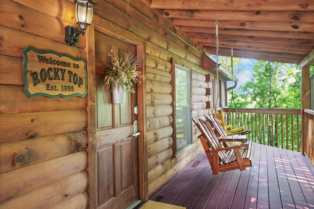 261 Cherokee Path Way Sevierville, TN 37876 - Photo 2 of 23 Gallery Image 2