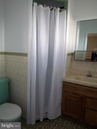 7613 Sparrows Point Boulevard Sparrows Point, MD 21219 - Photo 14 of 18 Master Bath