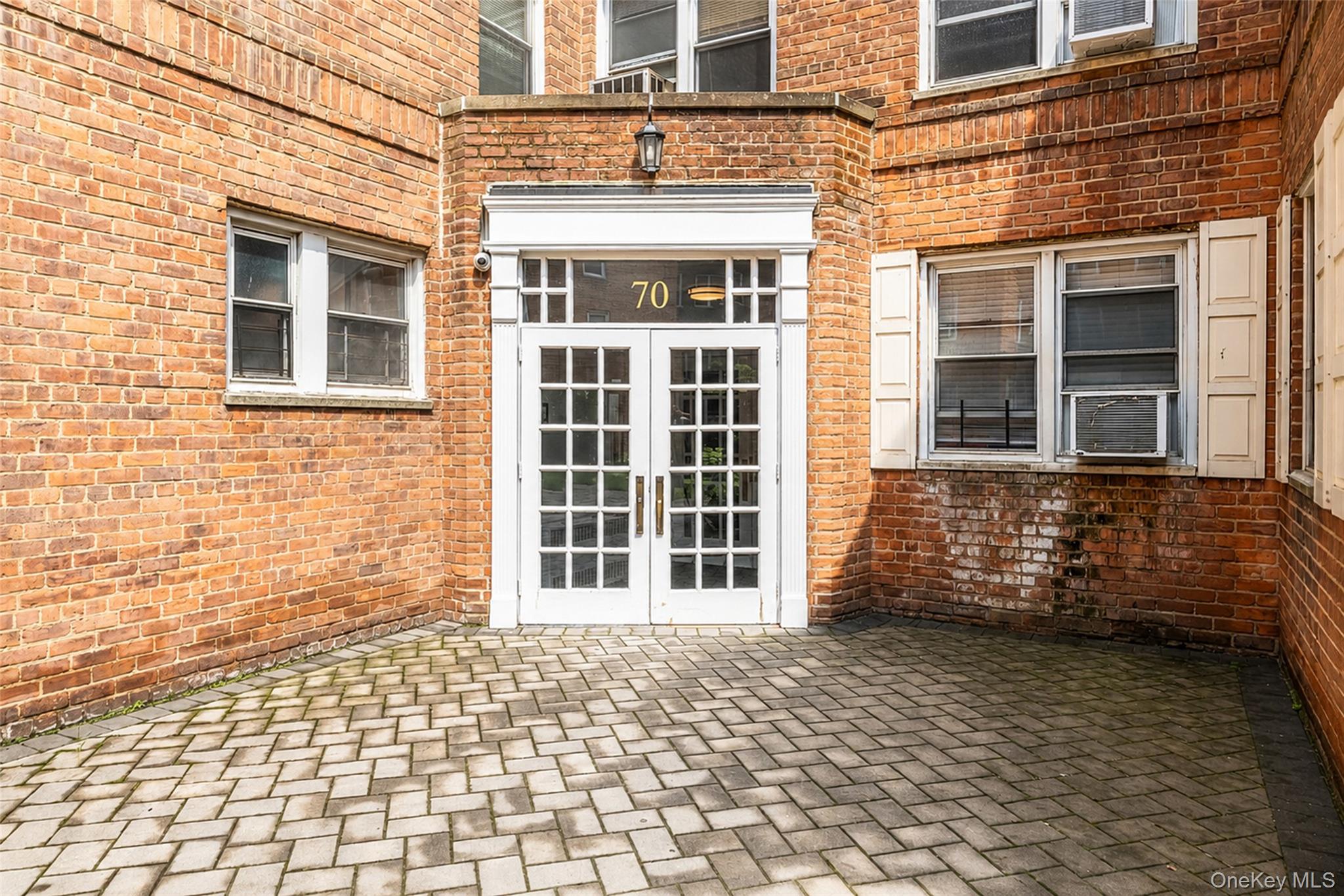 70 Locust Avenue, Unit B405 New Rochelle, NY 10801 - Photo 5 of 33 Welcome home!