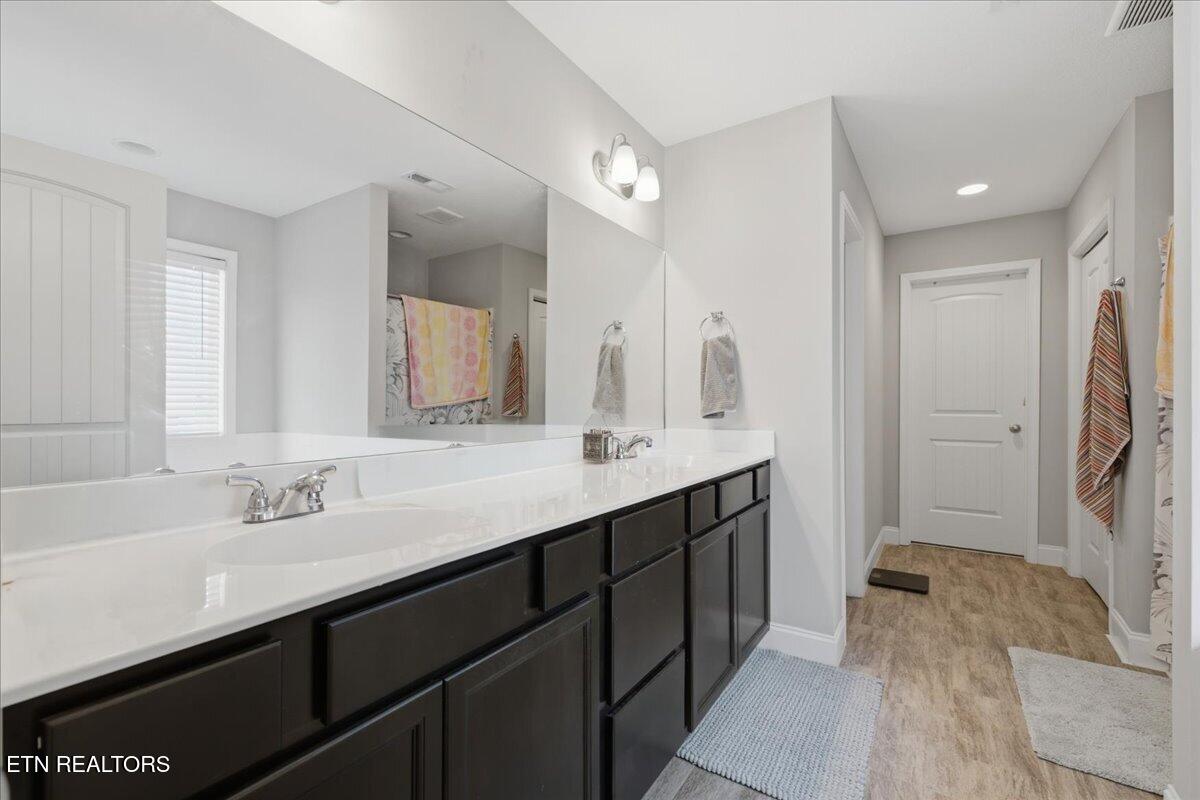 8144 River House Road Knoxville, TN 37931 - Photo 15 of 34 15-Primary Bathroom