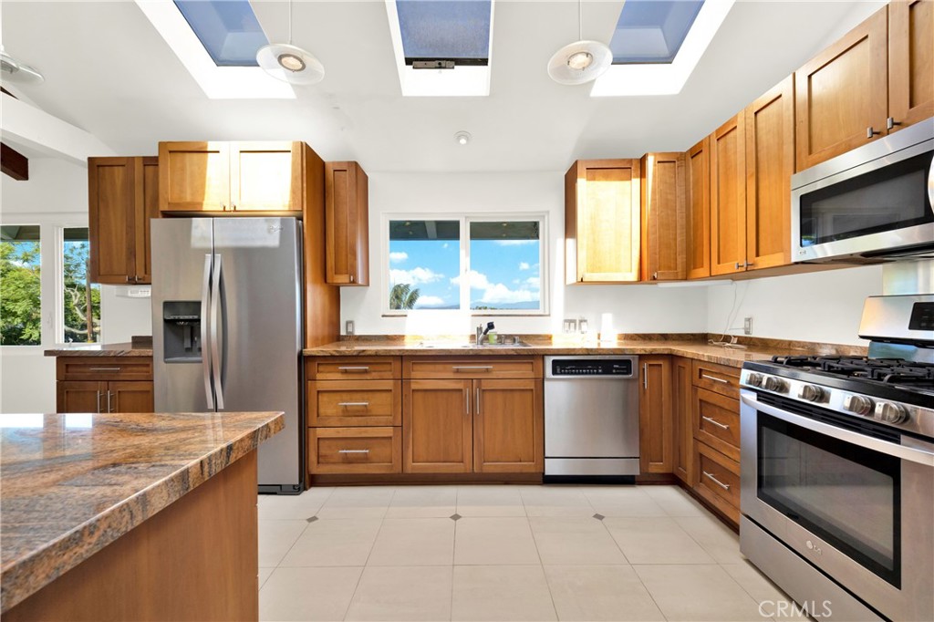 3485 Ridgecrest Drive Carlsbad, CA 92008 - Photo 16 of 74 Gallery Image 16