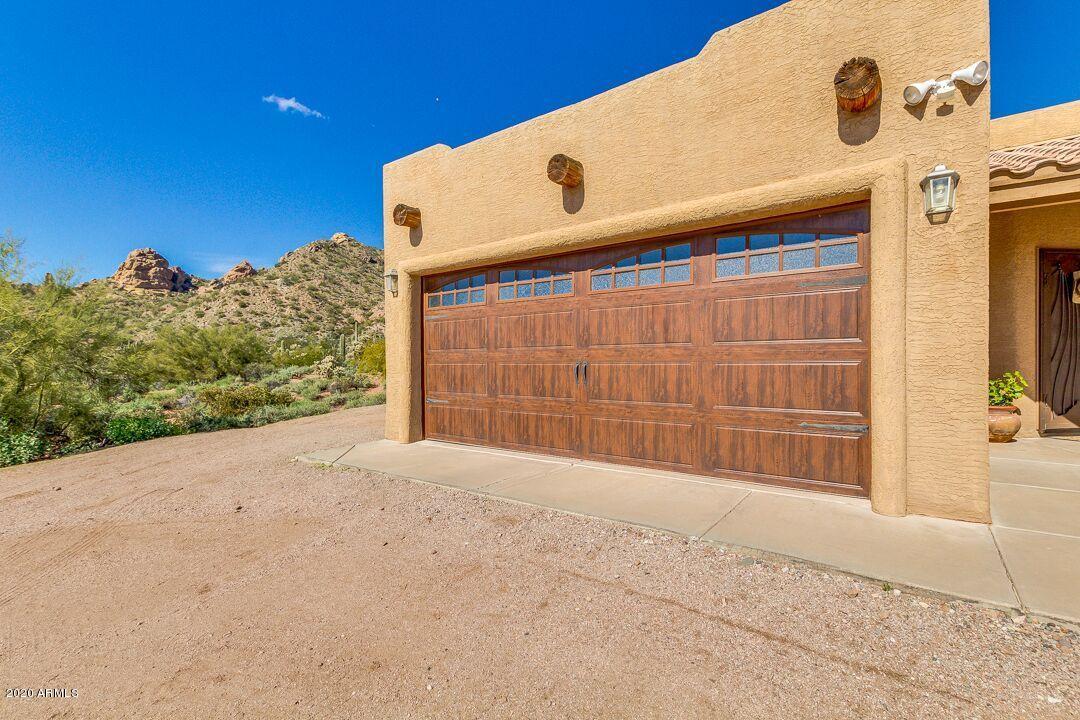 5554 North Arizona Road Apache Junction, AZ 85119 - Photo 2 of 30 Garage Door