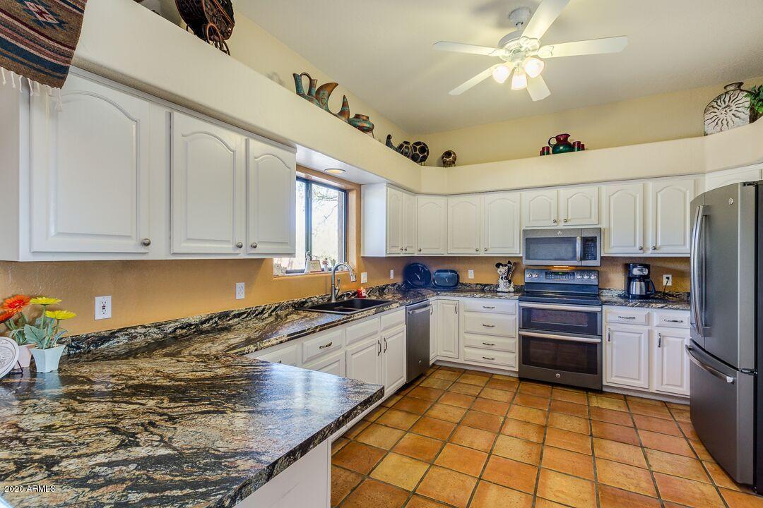 5554 North Arizona Road Apache Junction, AZ 85119 - Photo 10 of 30 Kitchen