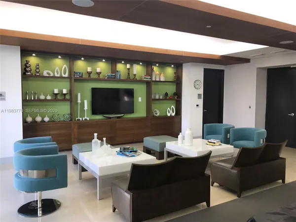 $4,200 | 55 Southeast 6th Street, Unit 2003, Miami, FL 33131