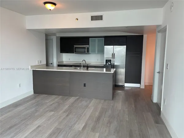 $4,200 | 55 Southeast 6th Street, Unit 2003, Miami, FL 33131