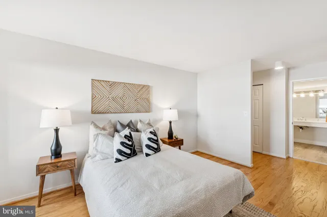 $2,200 | 2320 Wisconsin Avenue Northwest, Unit 105, Washington, DC 20007