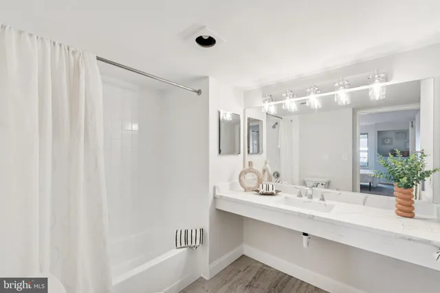 $2,200 | 2320 Wisconsin Avenue Northwest, Unit 105, Washington, DC 20007