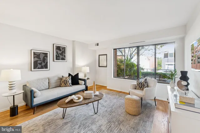 $2,200 | 2320 Wisconsin Avenue Northwest, Unit 105, Washington, DC 20007