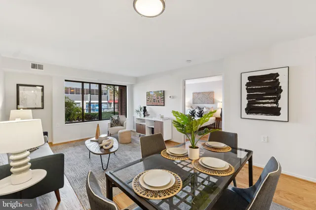 $2,200 | 2320 Wisconsin Avenue Northwest, Unit 105, Washington, DC 20007