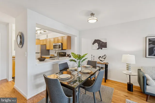 $2,200 | 2320 Wisconsin Avenue Northwest, Unit 105, Washington, DC 20007