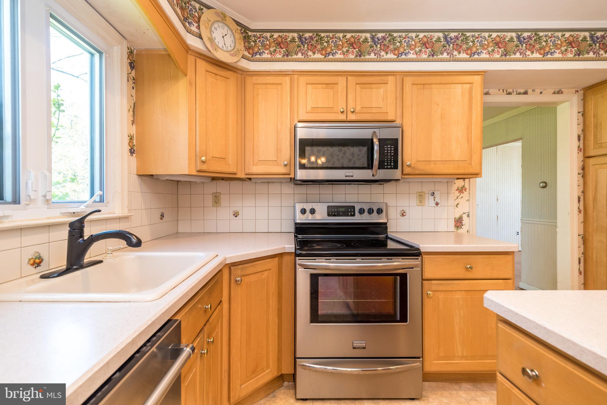 67 Pine Avenue Richboro, PA 18954 - Photo 25 of 59 Stainless steel appliances