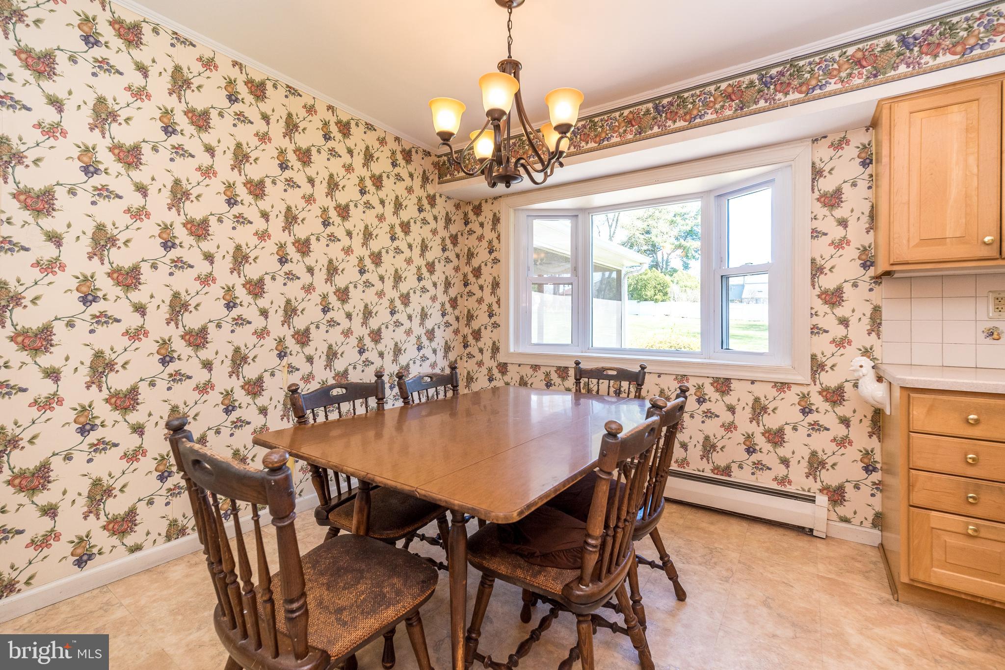 67 Pine Avenue Richboro, PA 18954 - Photo 31 of 59 Breakfast area overlooking the backyard