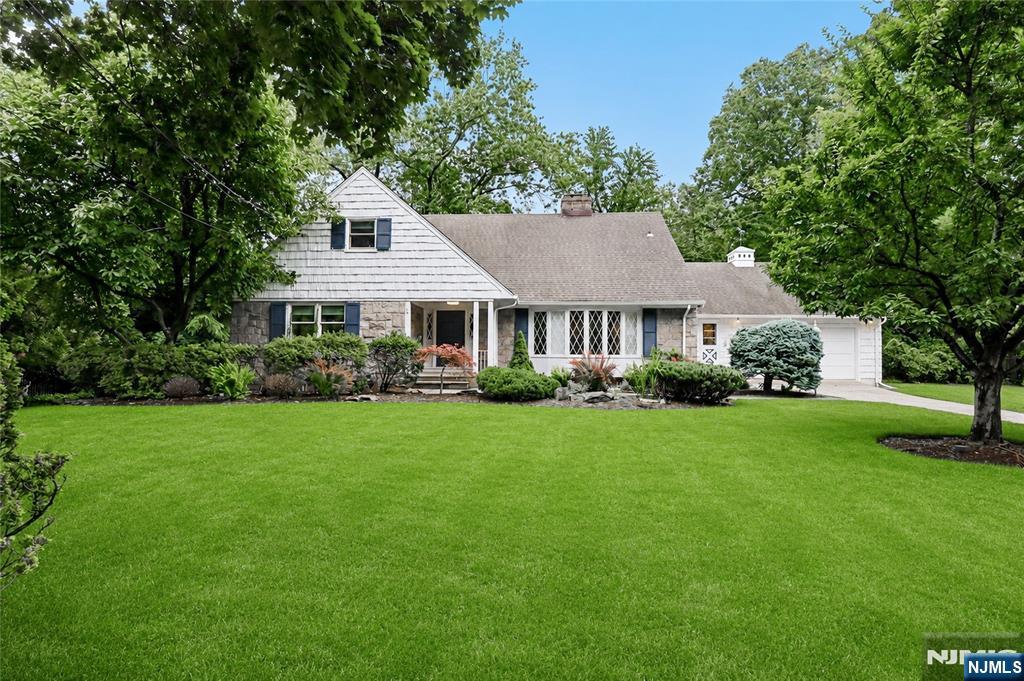 26 Glenwood Road Tenafly, NJ 07670 - Photo 1 of 31