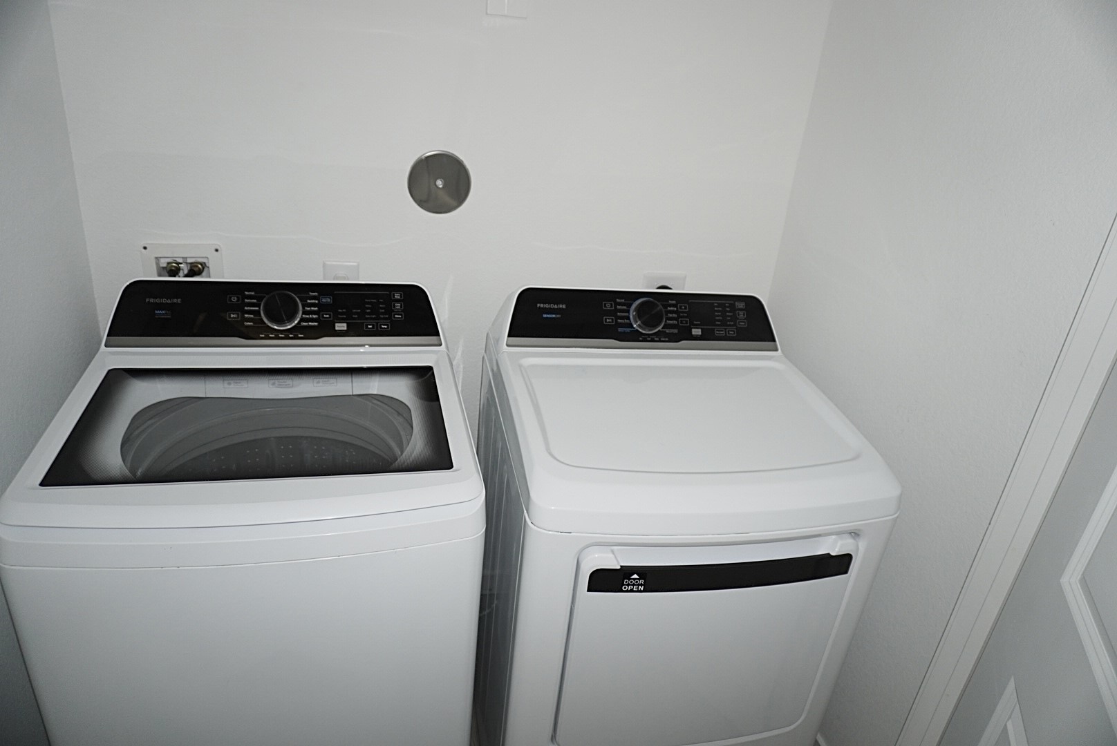 16803 Great Stable Way Hockley, TX 77447 - Photo 17 of 29 a utility room with dryer and washer