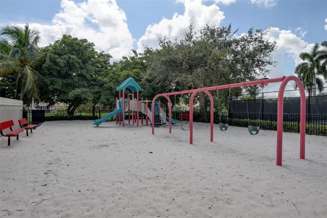 $860,000 | 7009 Northwest 113th Avenue, Parkland, FL 33076