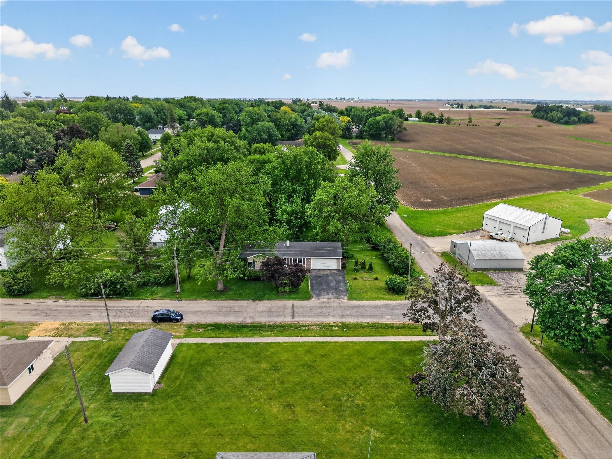 405 West Cherry Street Forreston, IL 61030 - Photo 35 of 40
