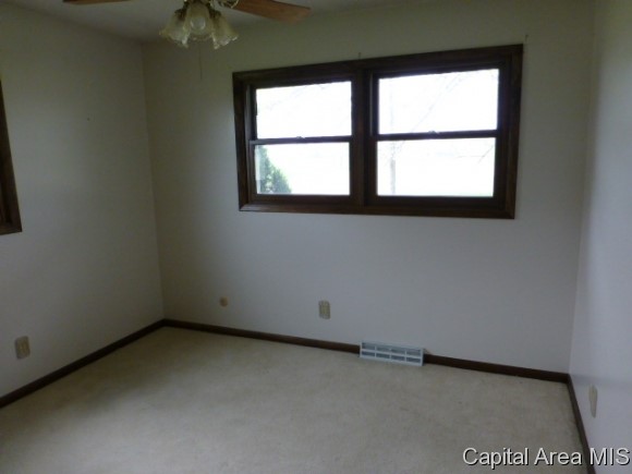 712 Harvest Road Athens, IL 62613 - Photo 12 of 19 Gallery Image 12
