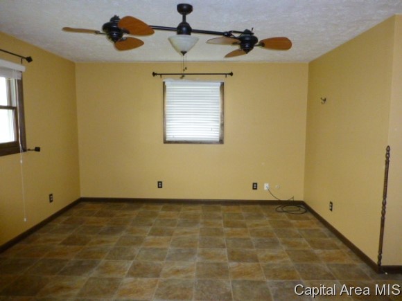 712 Harvest Road Athens, IL 62613 - Photo 14 of 19 Gallery Image 14