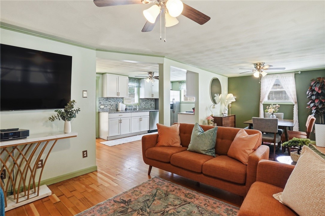 22 Pennsylvania Avenue Warren, RI 02885 - Photo 4 of 31