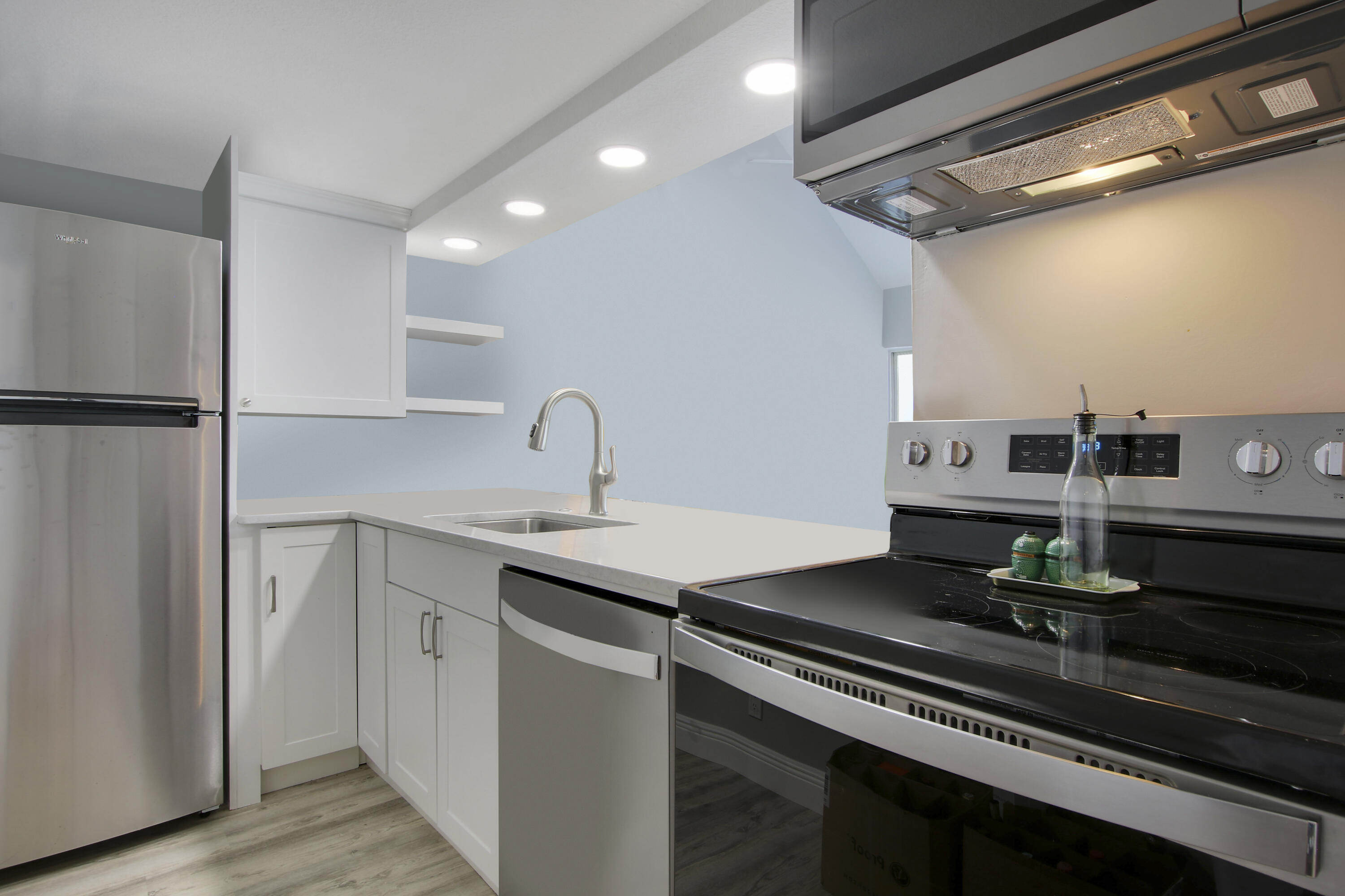 1605 Highway 1, Unit 209M2 Jupiter, FL 33477 - Photo 2 of 24 kitchen