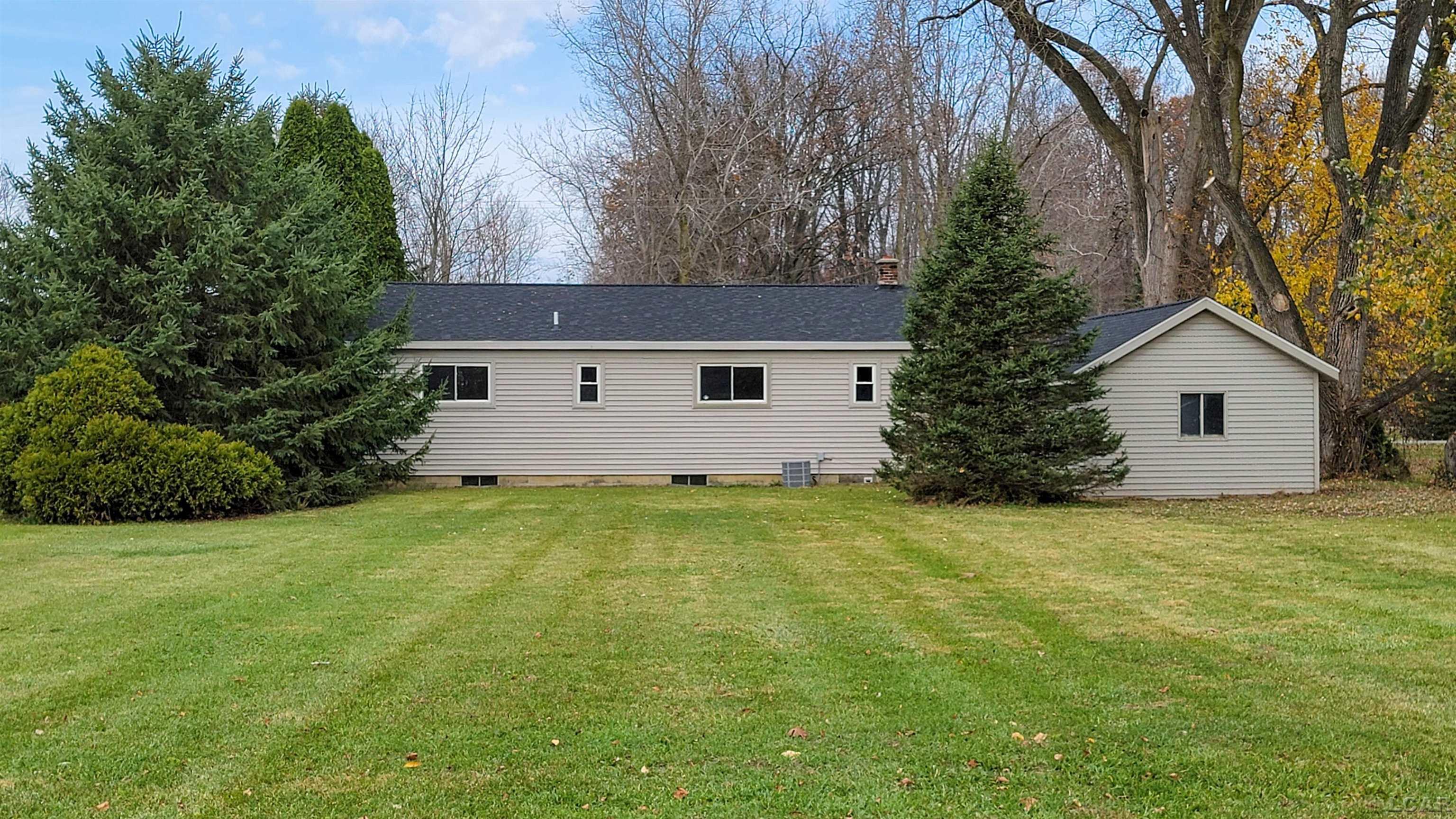 1205 West Carleton Road Adrian, MI 49221 - Photo 16 of 17 50095304-15.JPG