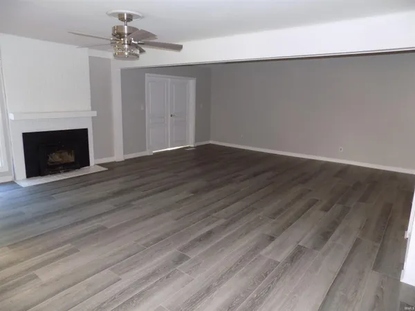 $329,000 | 7811 Ridgemont Drive, Newburgh, IN 47630