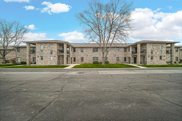 $255,000 | 947 Oak Drive, Crown Point, IN 46307