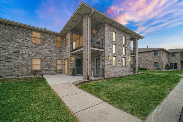 $255,000 | 947 Oak Drive, Crown Point, IN 46307