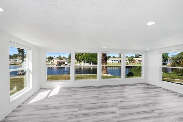 $325,000 | 1305 Basswood Drive, Holiday, FL 34690