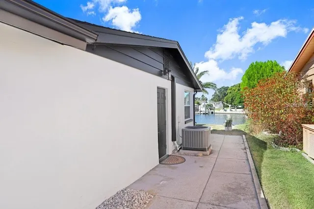 $325,000 | 1305 Basswood Drive, Holiday, FL 34690