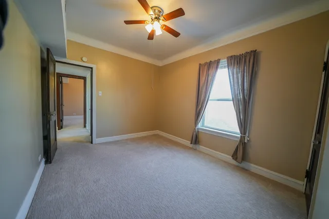 $2,400 | 3927 Kirk Street, Unit 2, Skokie, IL 60076