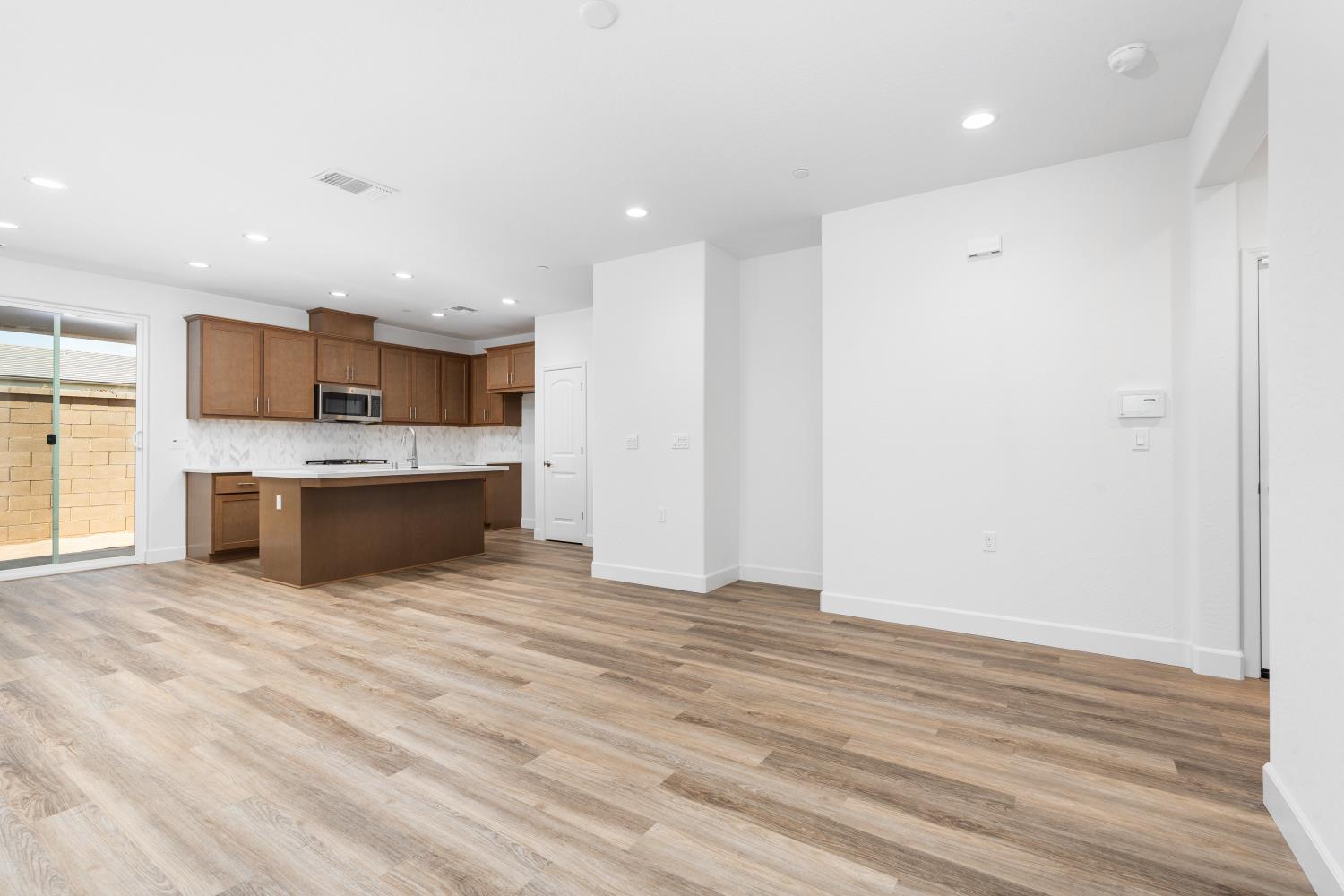 296 South Huckieberry Road Madera, CA 93636 - Photo 4 of 10 Gallery Image 4