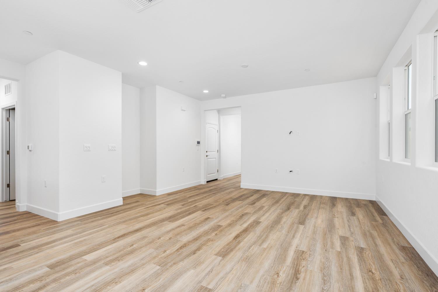 296 South Huckieberry Road Madera, CA 93636 - Photo 5 of 10 Gallery Image 5