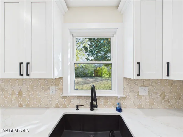 $324,900 | 805 Worchester Avenue, Middlesboro, KY 40965