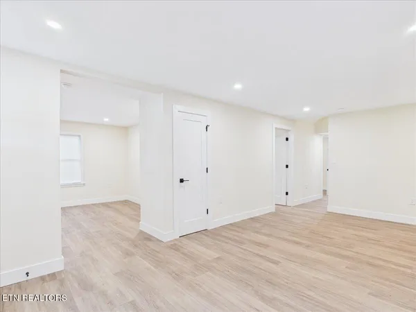 $324,900 | 805 Worchester Avenue, Middlesboro, KY 40965