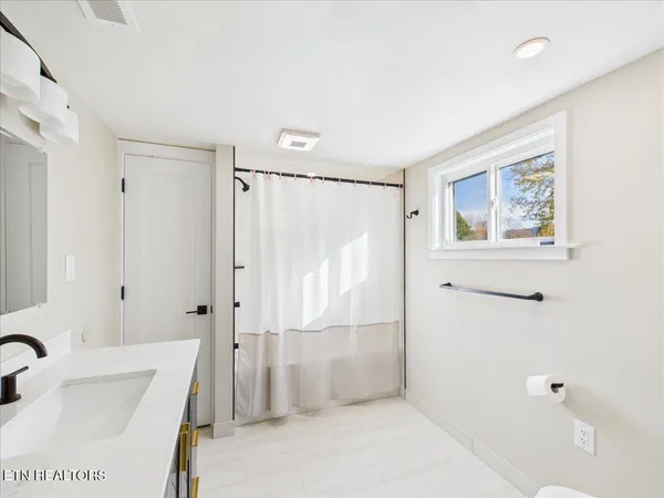 $324,900 | 805 Worchester Avenue, Middlesboro, KY 40965