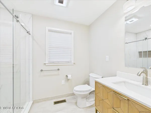 $324,900 | 805 Worchester Avenue, Middlesboro, KY 40965