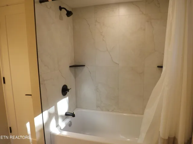 $344,900 | 805 Worchester Avenue, Middlesboro, KY 40965