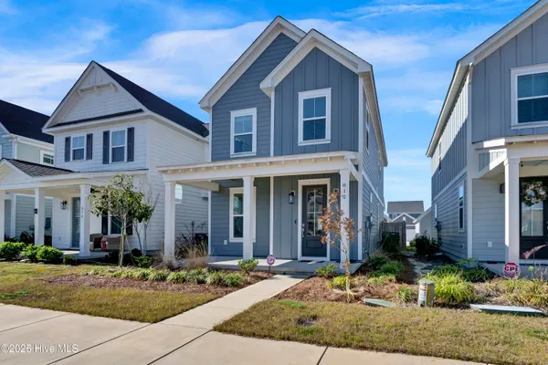 $2,850 | 812 Edgerton Drive, Wilmington, NC 28412