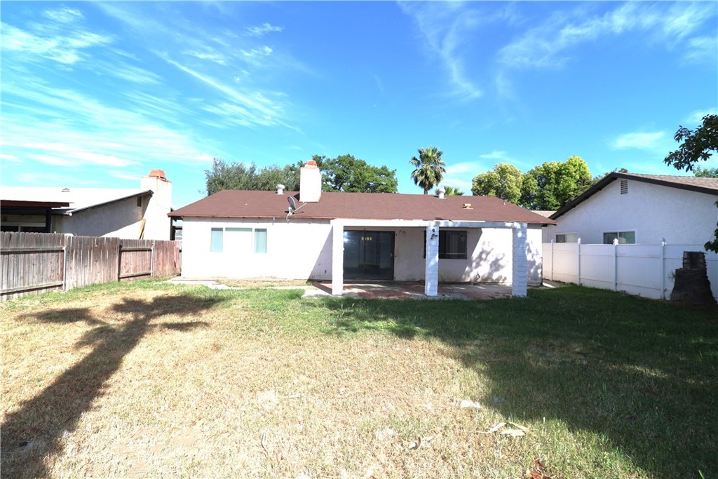 1161 Blue Ridge Lane Colton, CA 92324 - Photo 28 of 36 a backyard of a house