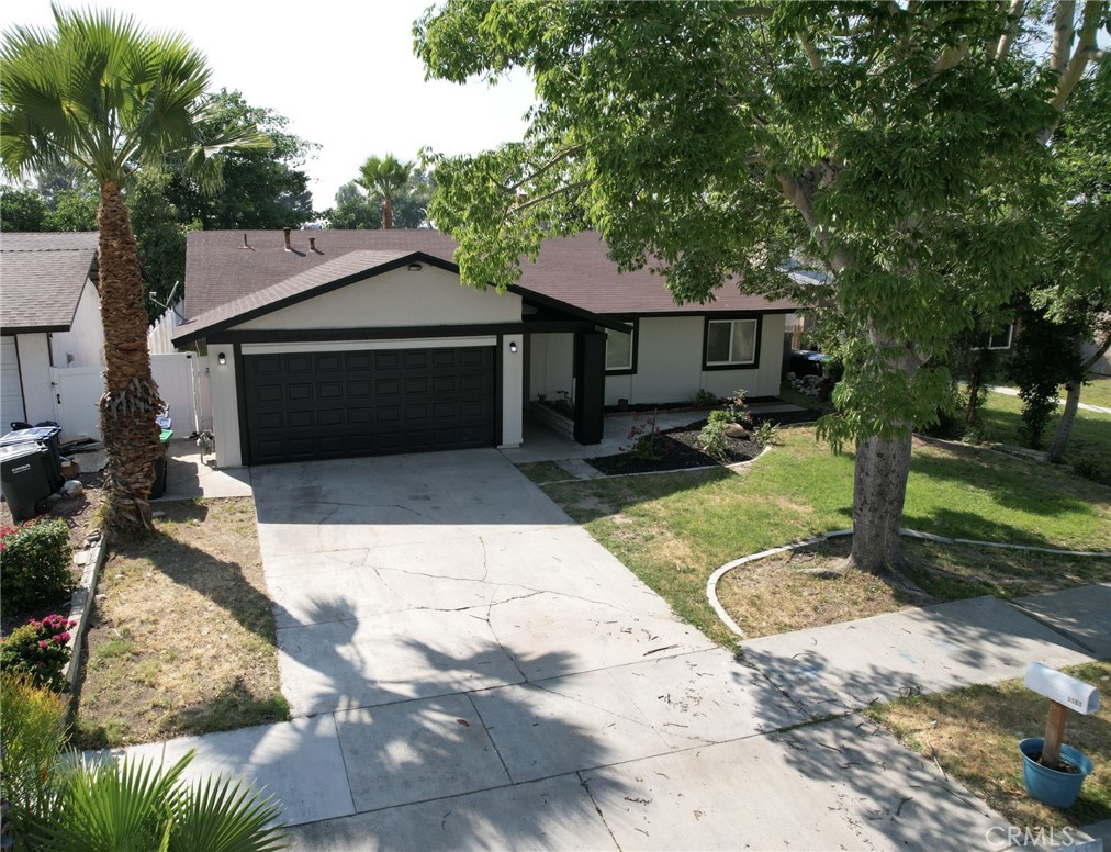 1161 Blue Ridge Lane Colton, CA 92324 - Photo 32 of 36 a house view with a garden space