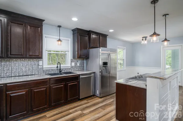 $549,000 | 4703 Highway 16 Business, Denver, NC 28037