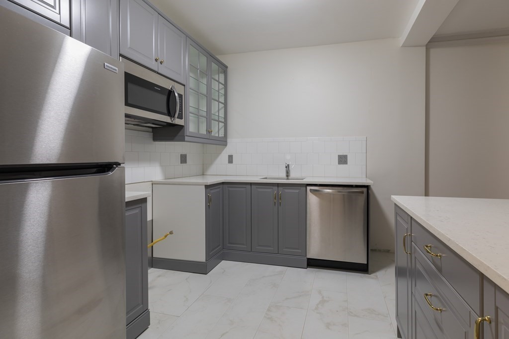 87 Waltham Street, Unit 1 Boston, MA 02118 - Photo 3 of 15